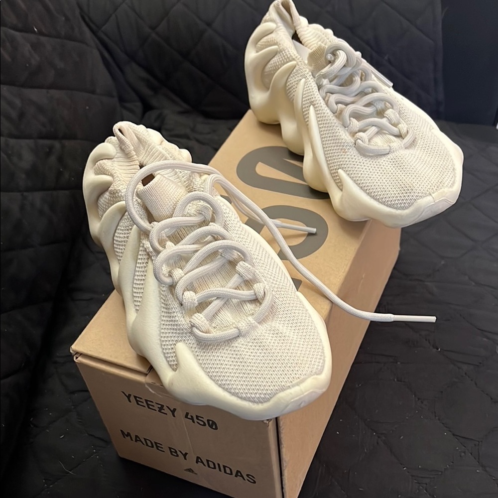 Adidas Yeezy 450 in White